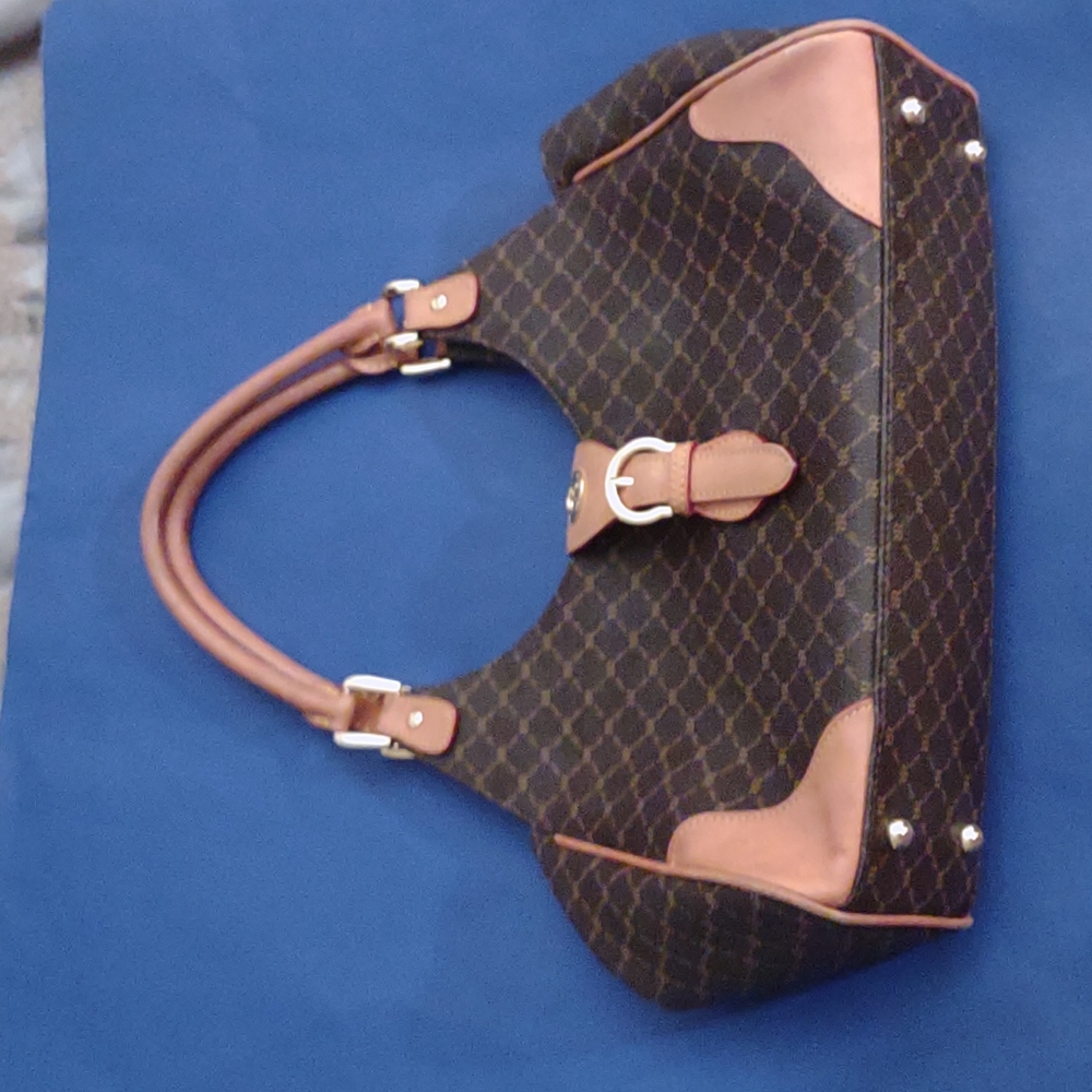 Vintage Rioni brown tan and gold Handbag with magnetic clasp